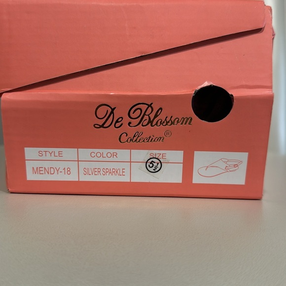 De Blossom Sandals - Picture 3 of 5